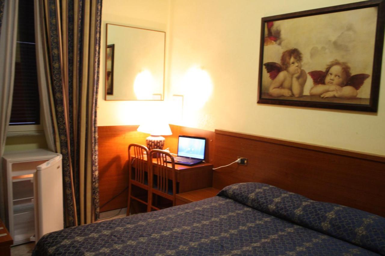 Yiennese Two Bed & Breakfast Rome Exterior photo